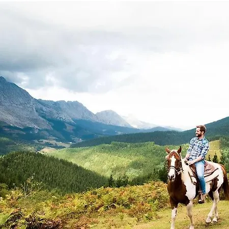 Casa de hóspedes Uxarte -alojamiento, Restaurante Y Piscinas Arrasate/Mondragon
