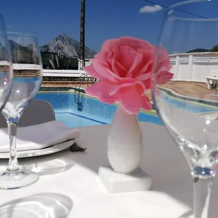Uxarte -alojamiento, Restaurante Y Piscinas Pensjonat 2*