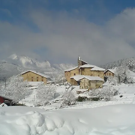 Uxarte -alojamiento, Restaurante Y Piscinas 2*