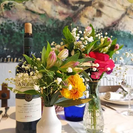 Uxarte -alojamiento, Restaurante Y Piscinas Pensión Arrasate/Mondragon