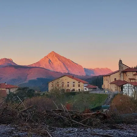 Uxarte -alojamiento, Restaurante Y Piscinas Pensión Arrasate/Mondragon